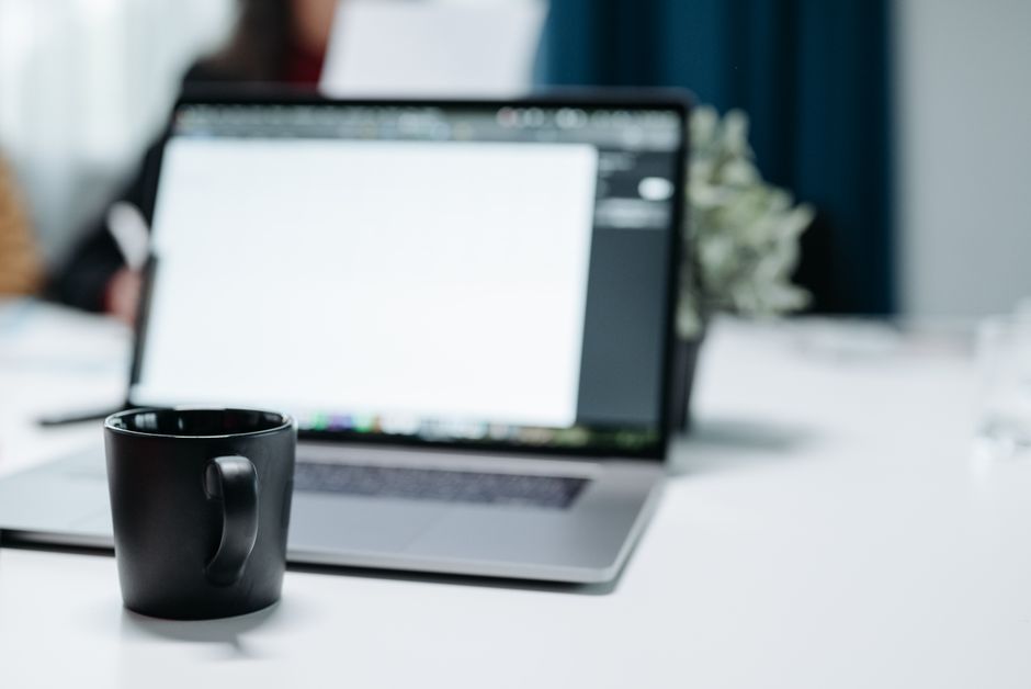Deep Work in the Hybrid Era: Systems for Cognitive Flow and Sustainable Productivity