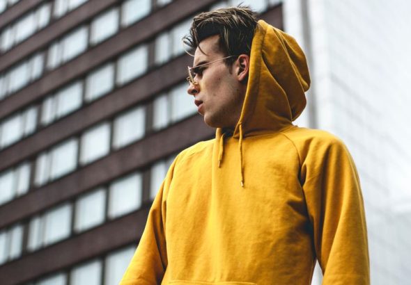 Tactile Modernism: Why Natural Fibers and Earth Tones Dominate Urban Aesthetics